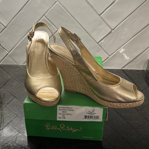 Lilly Pulitzer Shoes Lilly Pulitzer Kristin Wedge Size 85 In Gold Metallic Poshmark